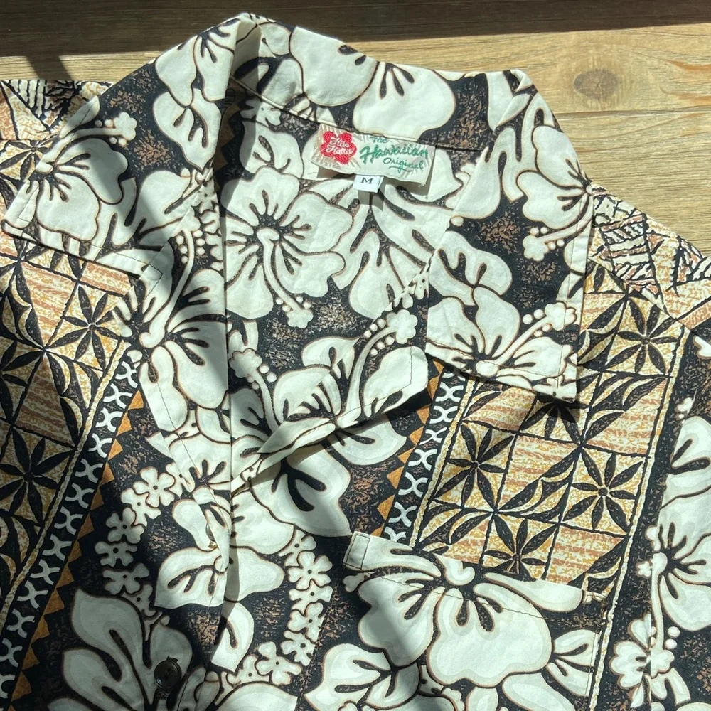 Hilo Hattie Brown and White Button Down Shirt - Picture 5 of 6